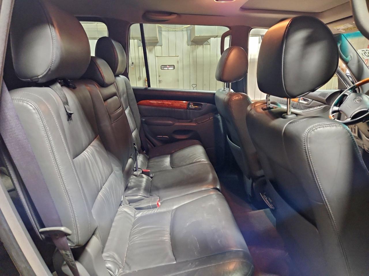 2004 LEXUS GX 470 photo 31