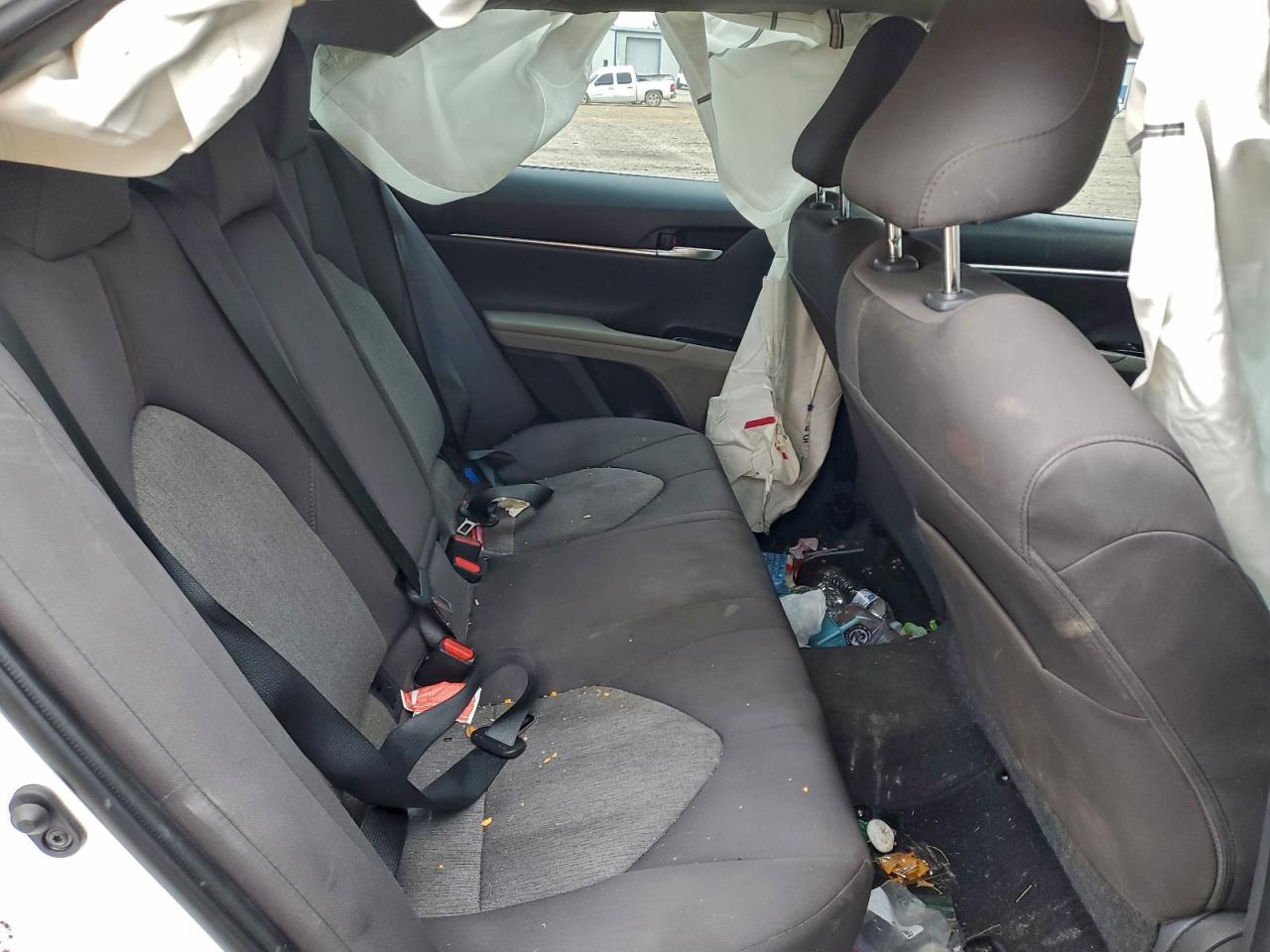 2018 TOYOTA CAMRY L photo 10
