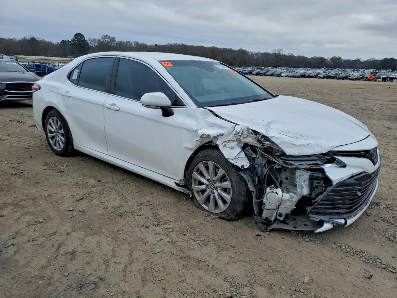 2018 TOYOTA CAMRY L photo 4