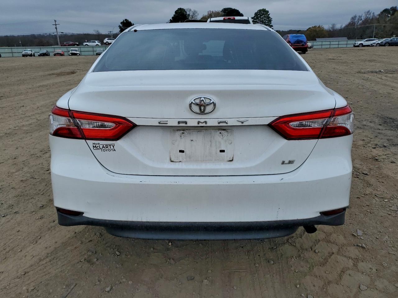 2018 TOYOTA CAMRY L photo 6