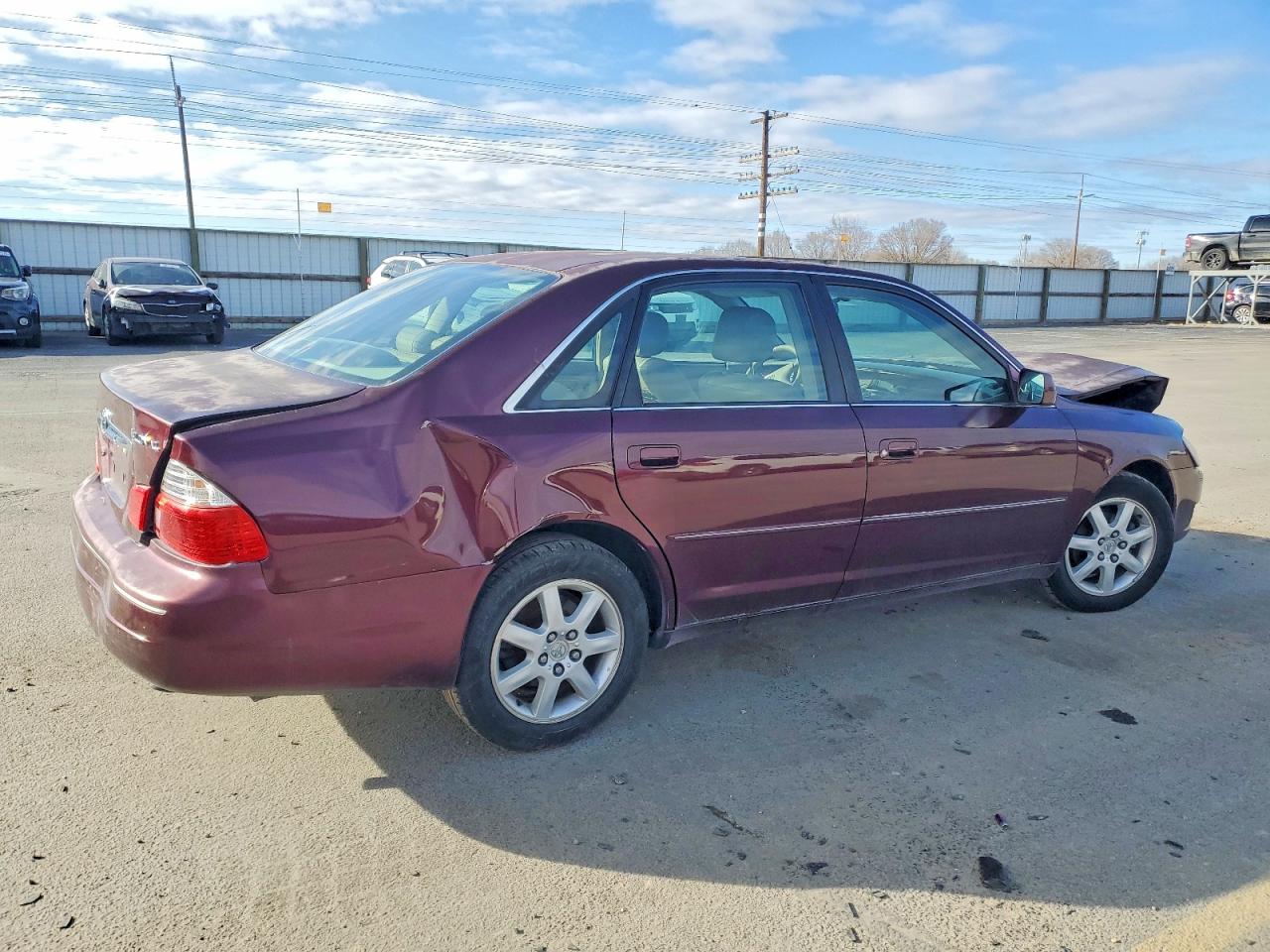 2003 TOYOTA AVALON XL photo 3