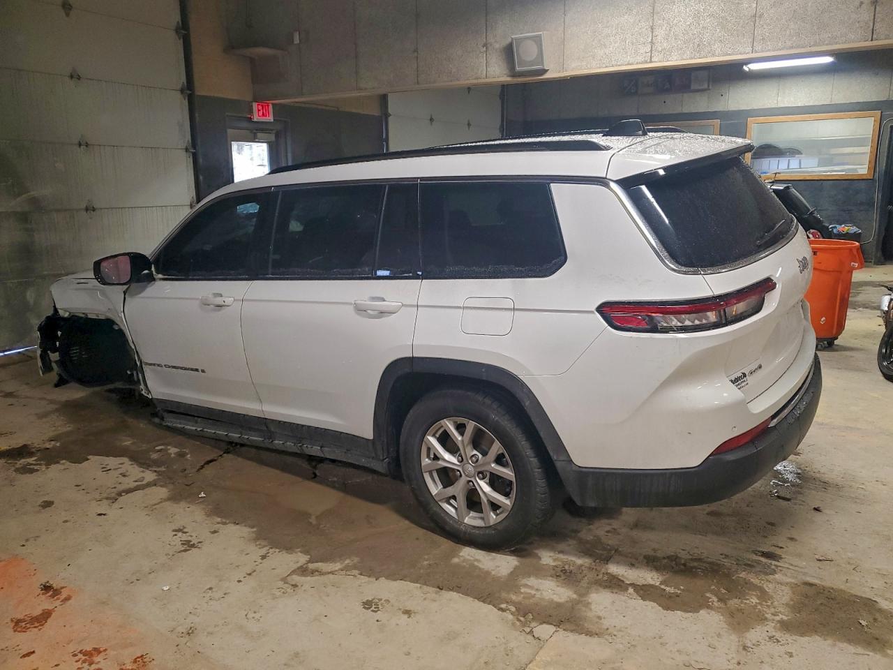 2023 JEEP GRAND CHEROKEE L LIMITED photo 2