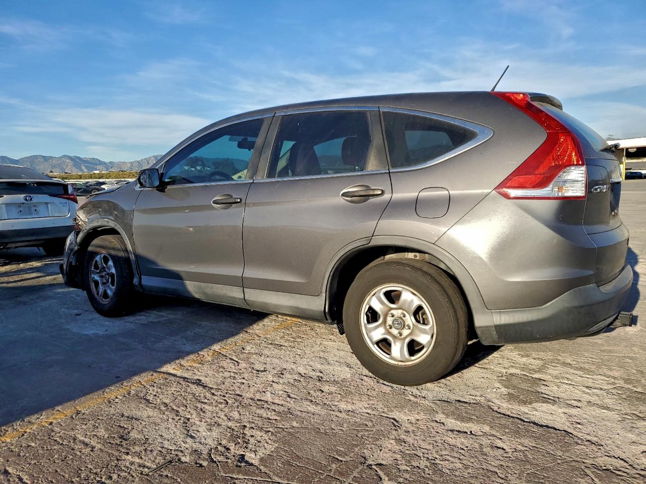 2014 HONDA CR-V LX photo 2