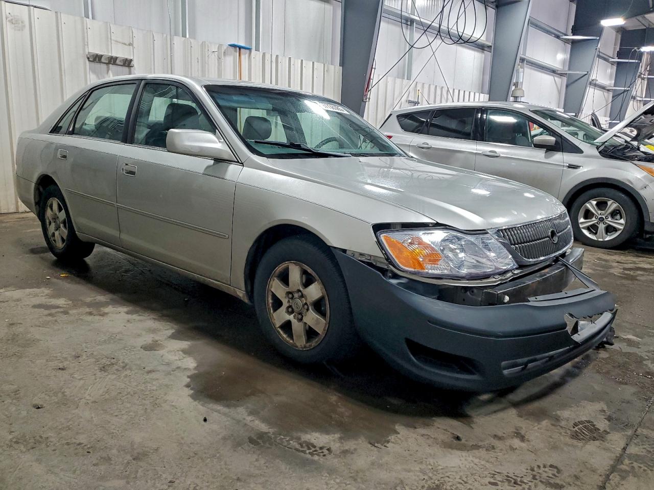 2002 TOYOTA AVALON XL photo 4