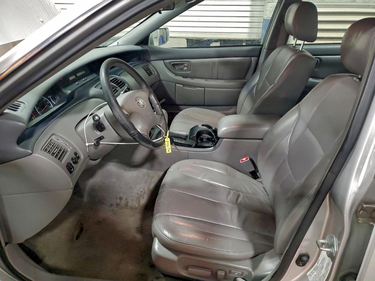 2002 TOYOTA AVALON XL photo 7
