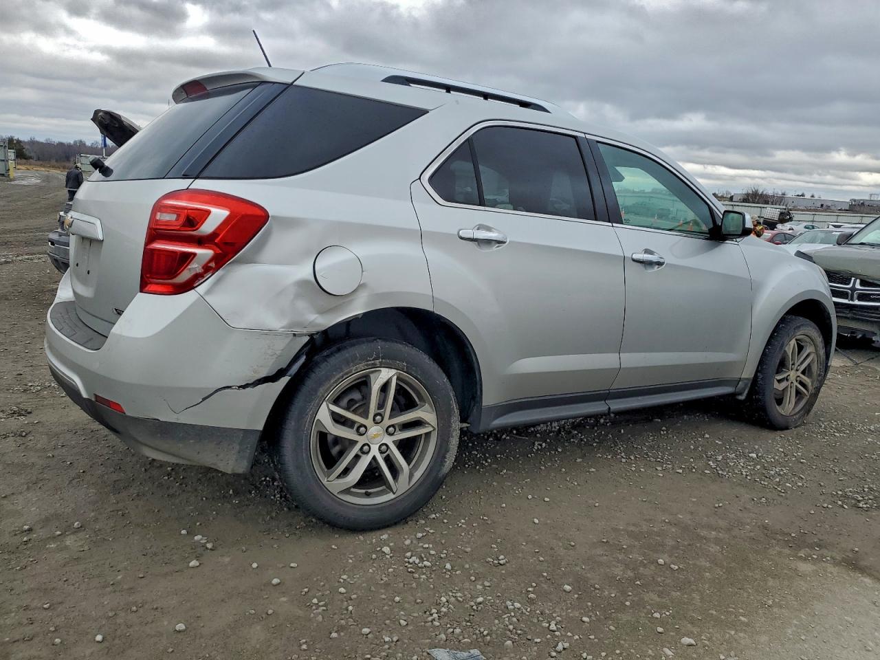 2017 CHEVROLET EQUINOX PREMIER photo 3