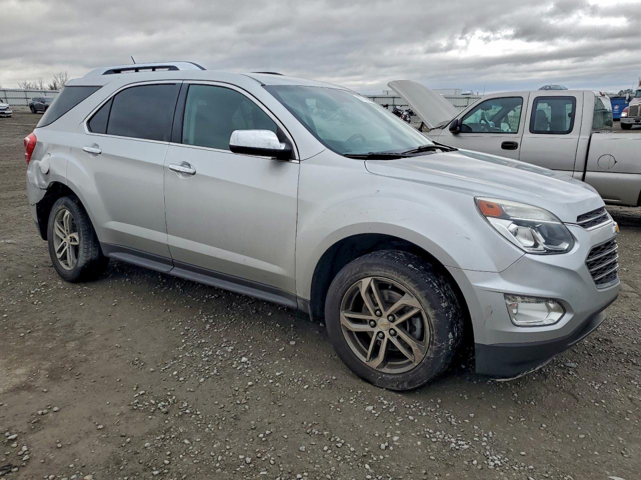 2017 CHEVROLET EQUINOX PREMIER photo 4