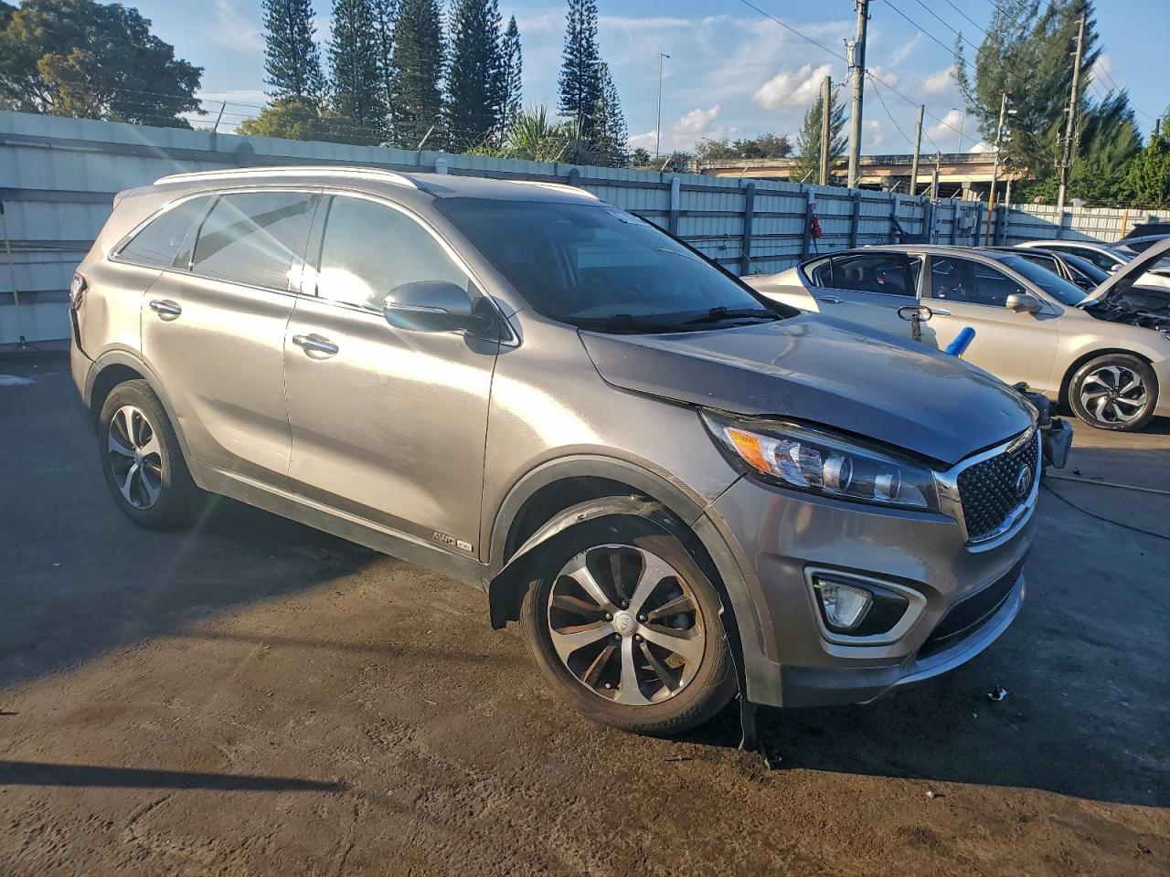 2017 KIA SORENTO EX photo 13