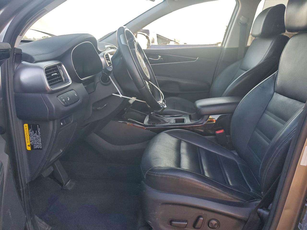 2017 KIA SORENTO EX photo 25
