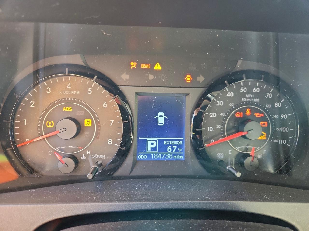2017 TOYOTA SIENNA LE photo 9