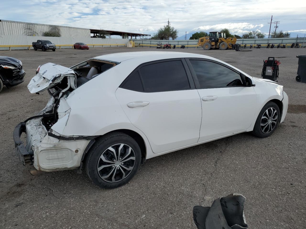 2014 TOYOTA COROLLA L photo 3