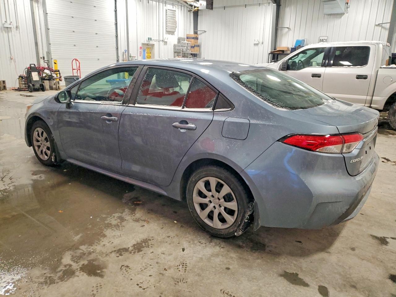 2020 TOYOTA COROLLA LE photo 2