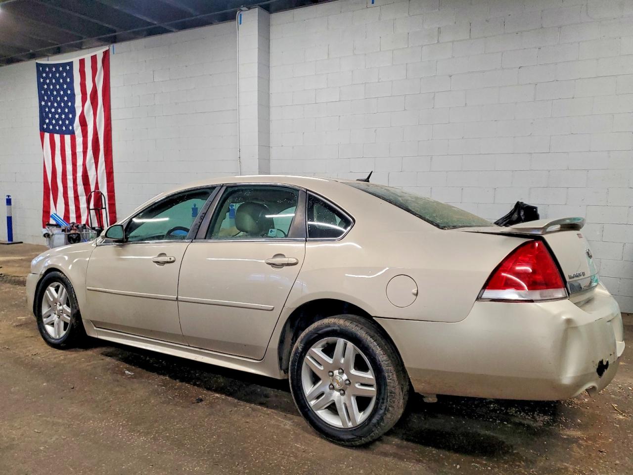 2010 CHEVROLET IMPALA LT photo 2