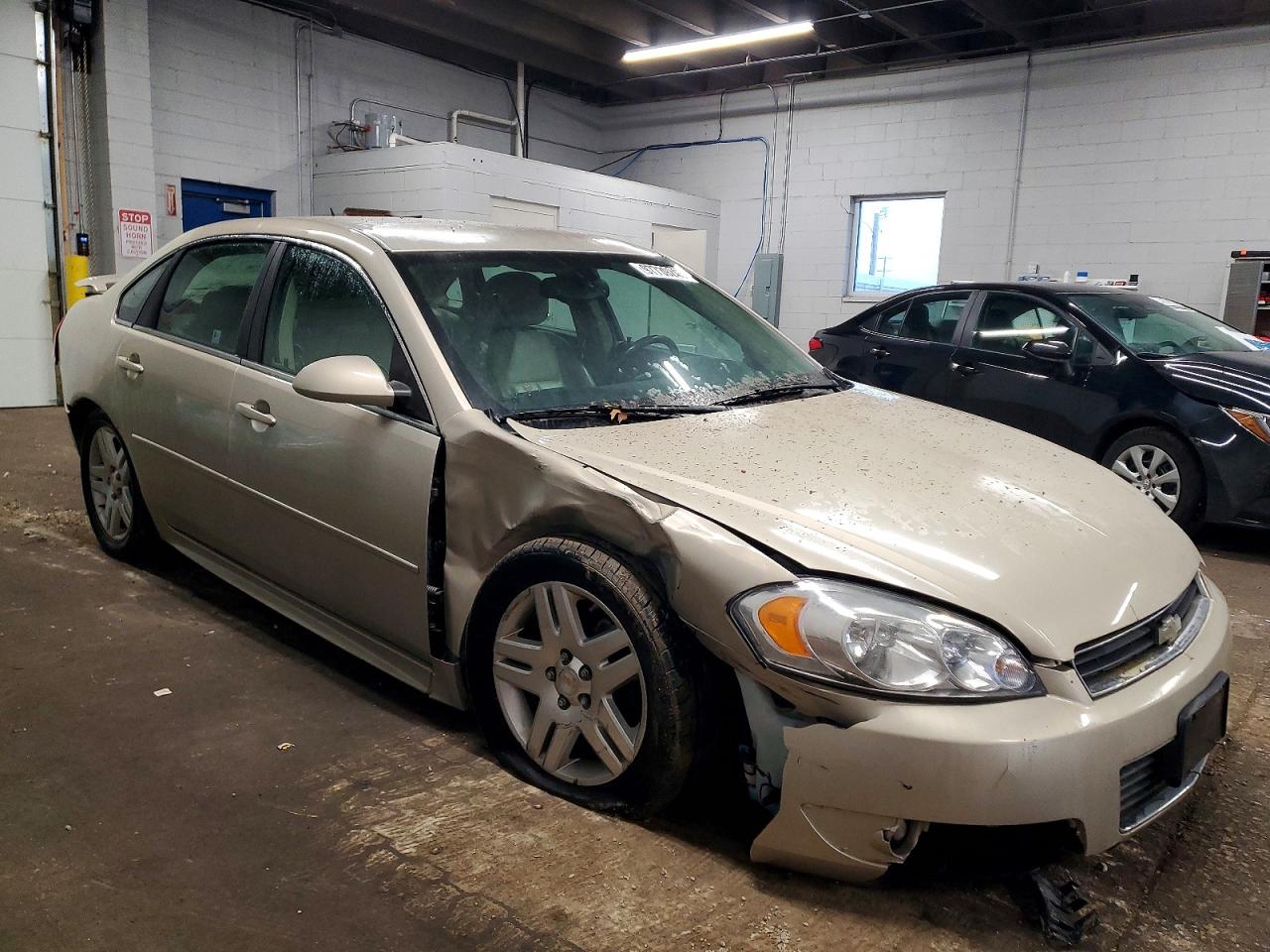 2010 CHEVROLET IMPALA LT photo 4