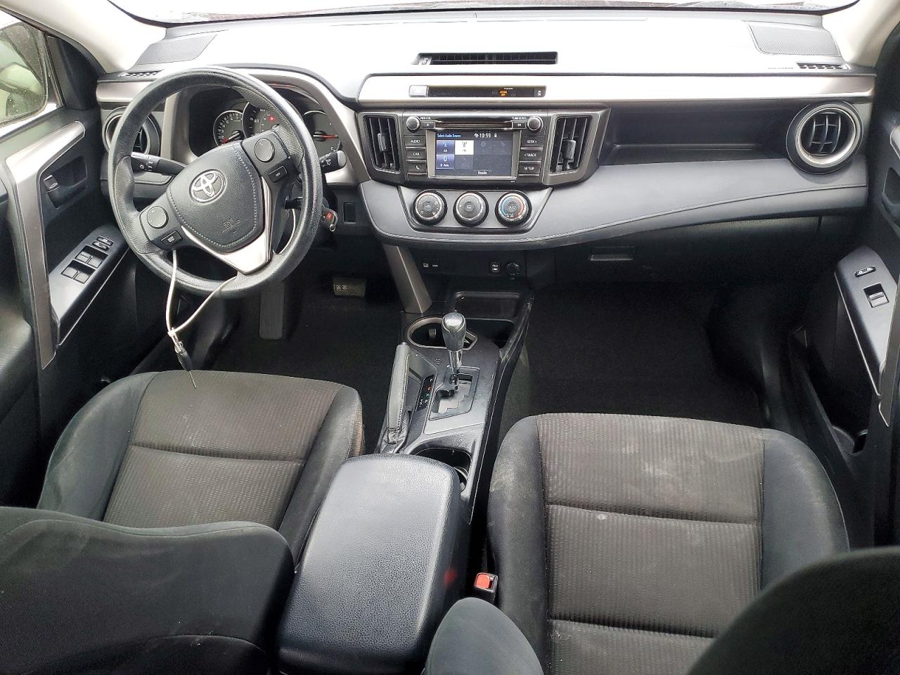 2016 TOYOTA RAV4 LE photo 8