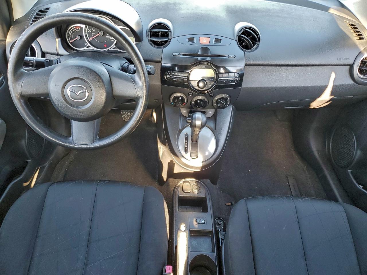 2011 MAZDA MAZDA2 photo 8
