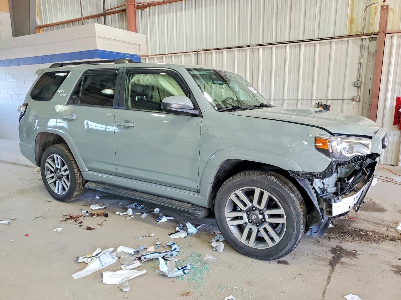2022 TOYOTA 4RUNNER SR5 PREMIUM photo 4
