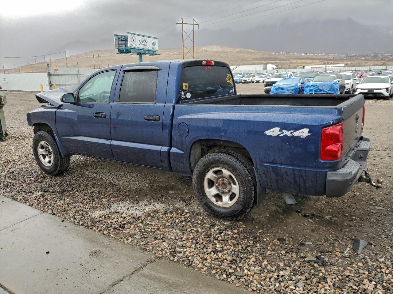 2005 DODGE DAKOTA QUAD photo 2
