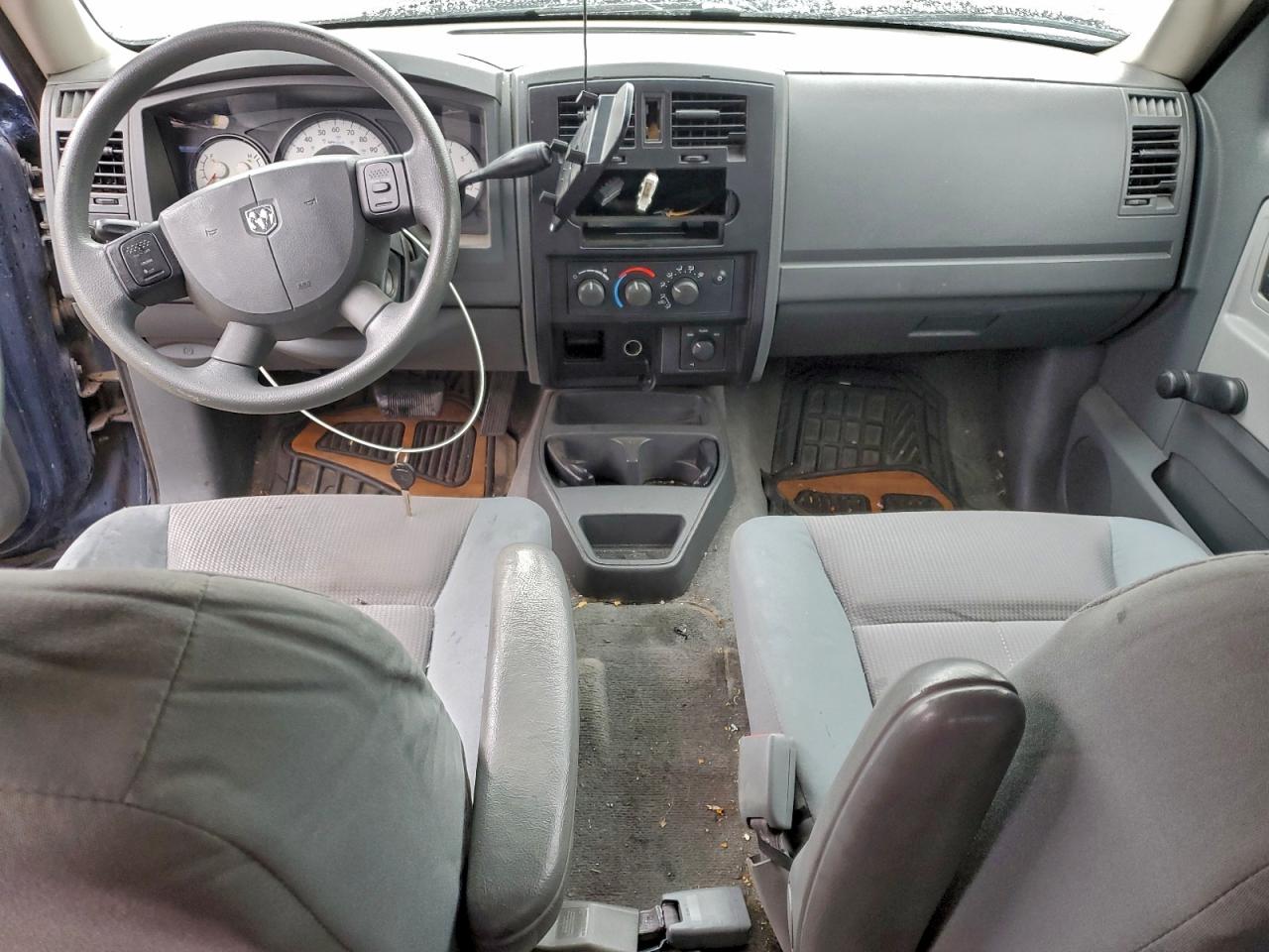 2005 DODGE DAKOTA QUAD photo 8