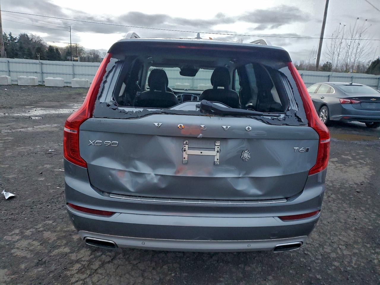 2016 VOLVO XC90 T6 photo 16