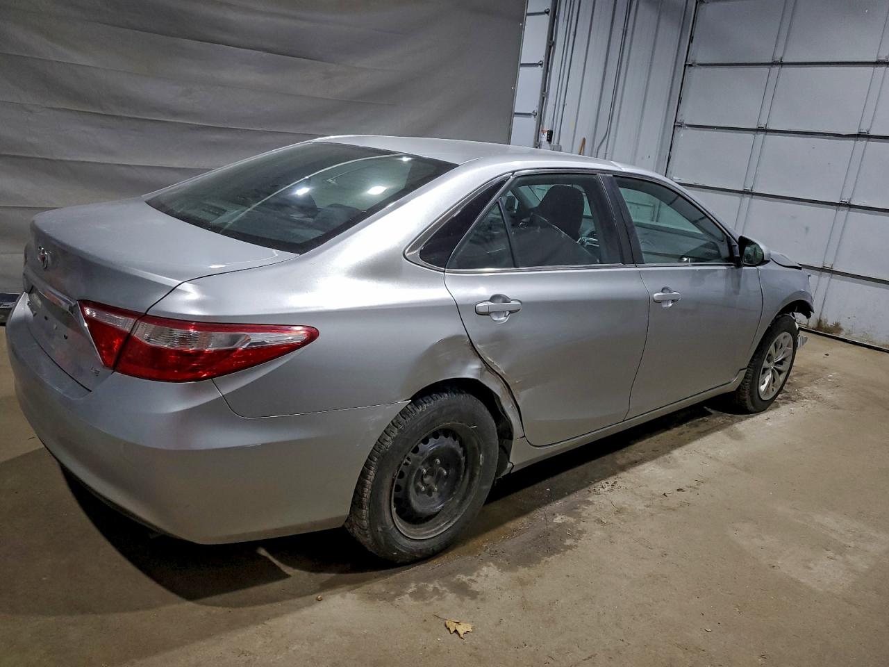 2017 TOYOTA CAMRY LE photo 7