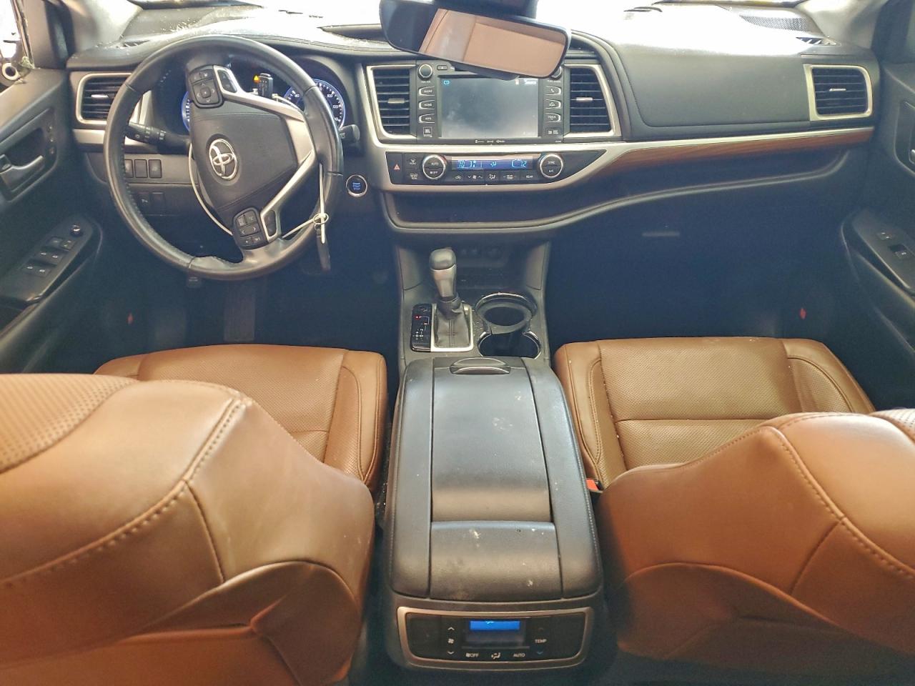 2018 TOYOTA HIGHLANDER LIMITED photo 8