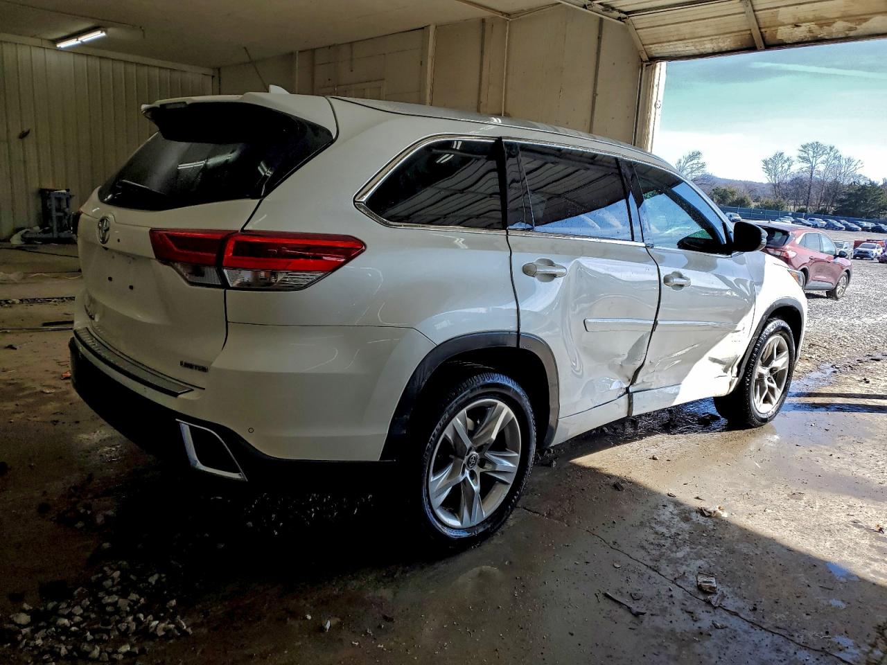 2018 TOYOTA HIGHLANDER LIMITED photo 3