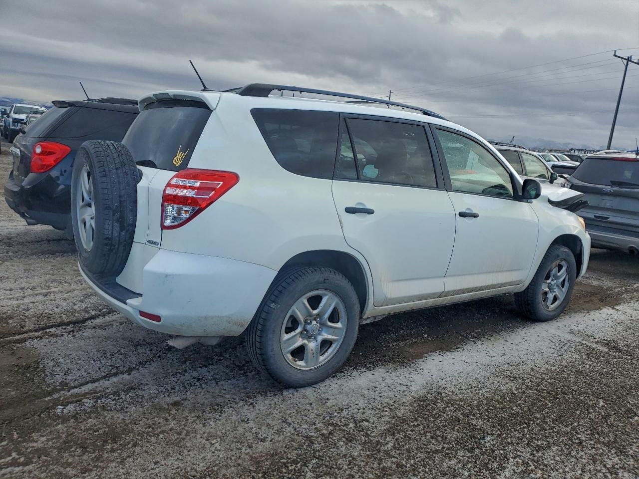 2011 TOYOTA RAV4 photo 3