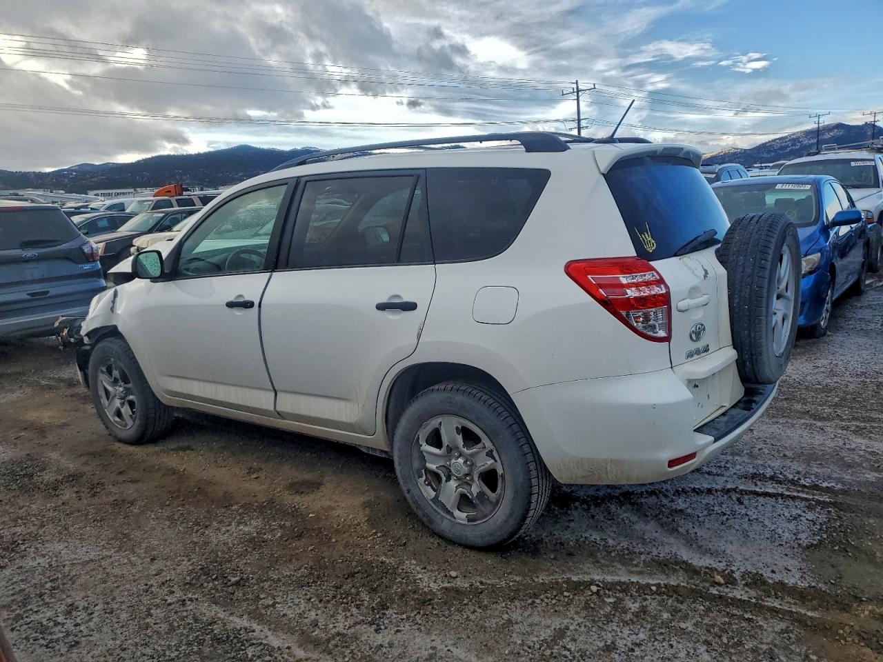 2011 TOYOTA RAV4 photo 2