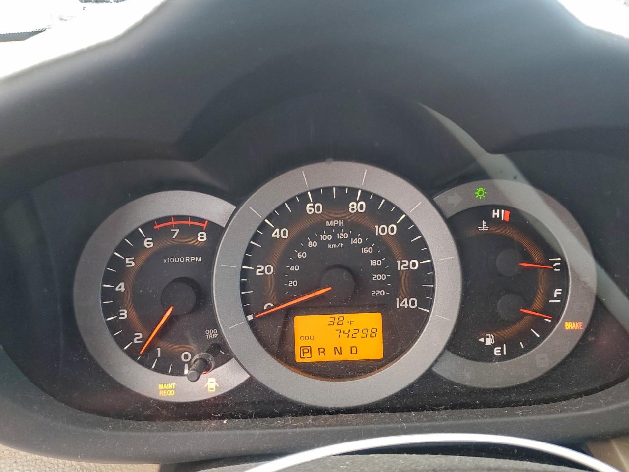 2011 TOYOTA RAV4 photo 9