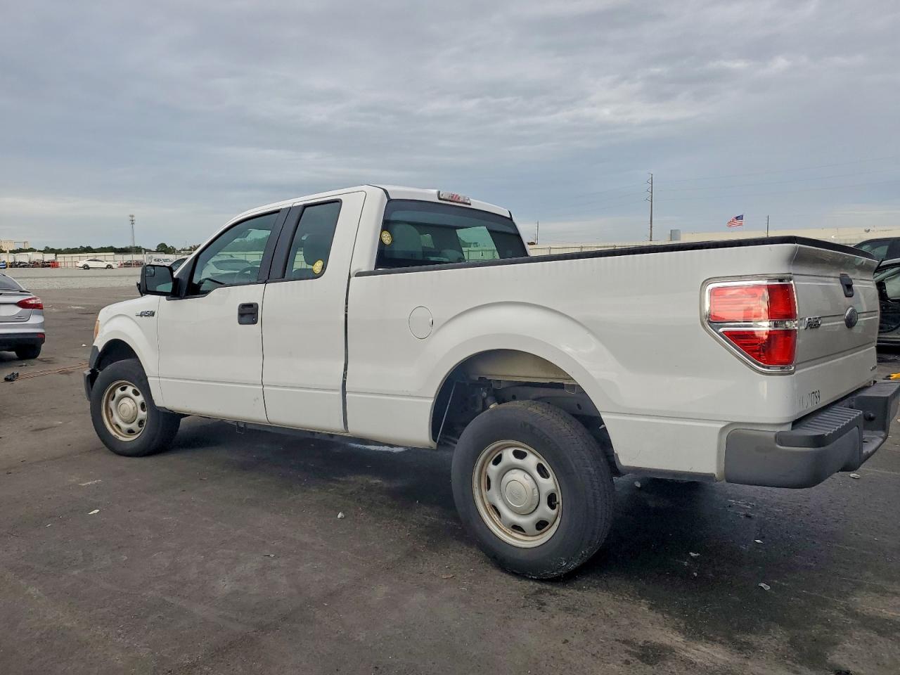 2014 FORD F150 SUPER CAB photo 2