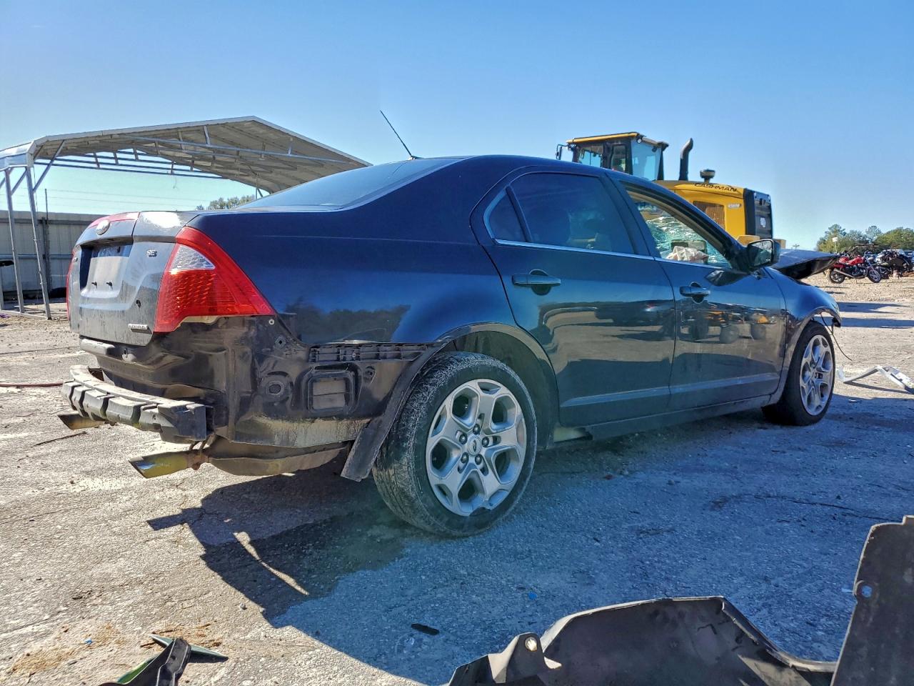 2011 FORD FUSION SE photo 3