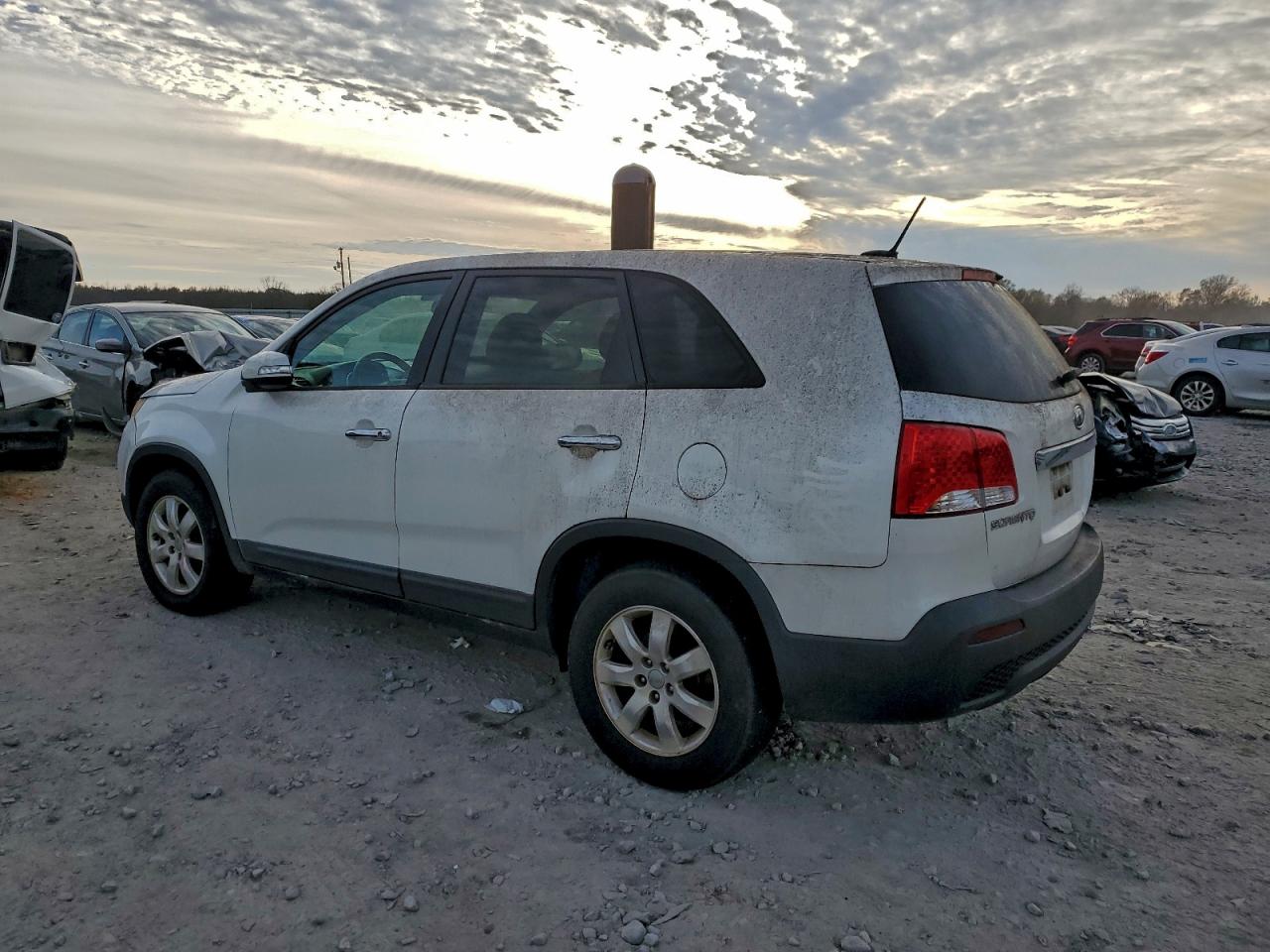 2012 KIA SORENTO BASE photo 3