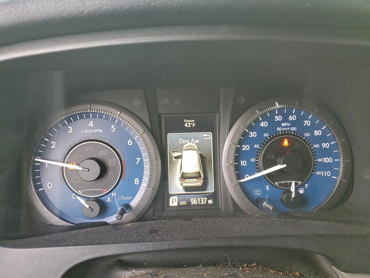 2017 TOYOTA SIENNA XLE photo 9