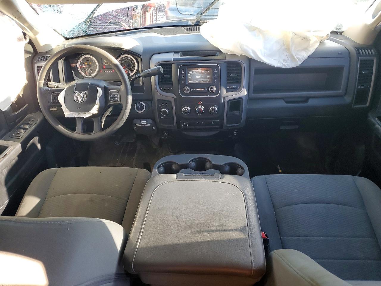 2018 RAM 2500 ST photo 8