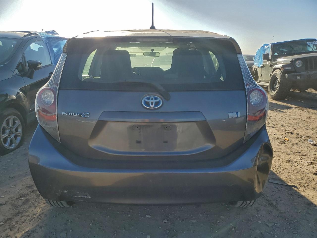 2013 TOYOTA PRIUS C photo 6