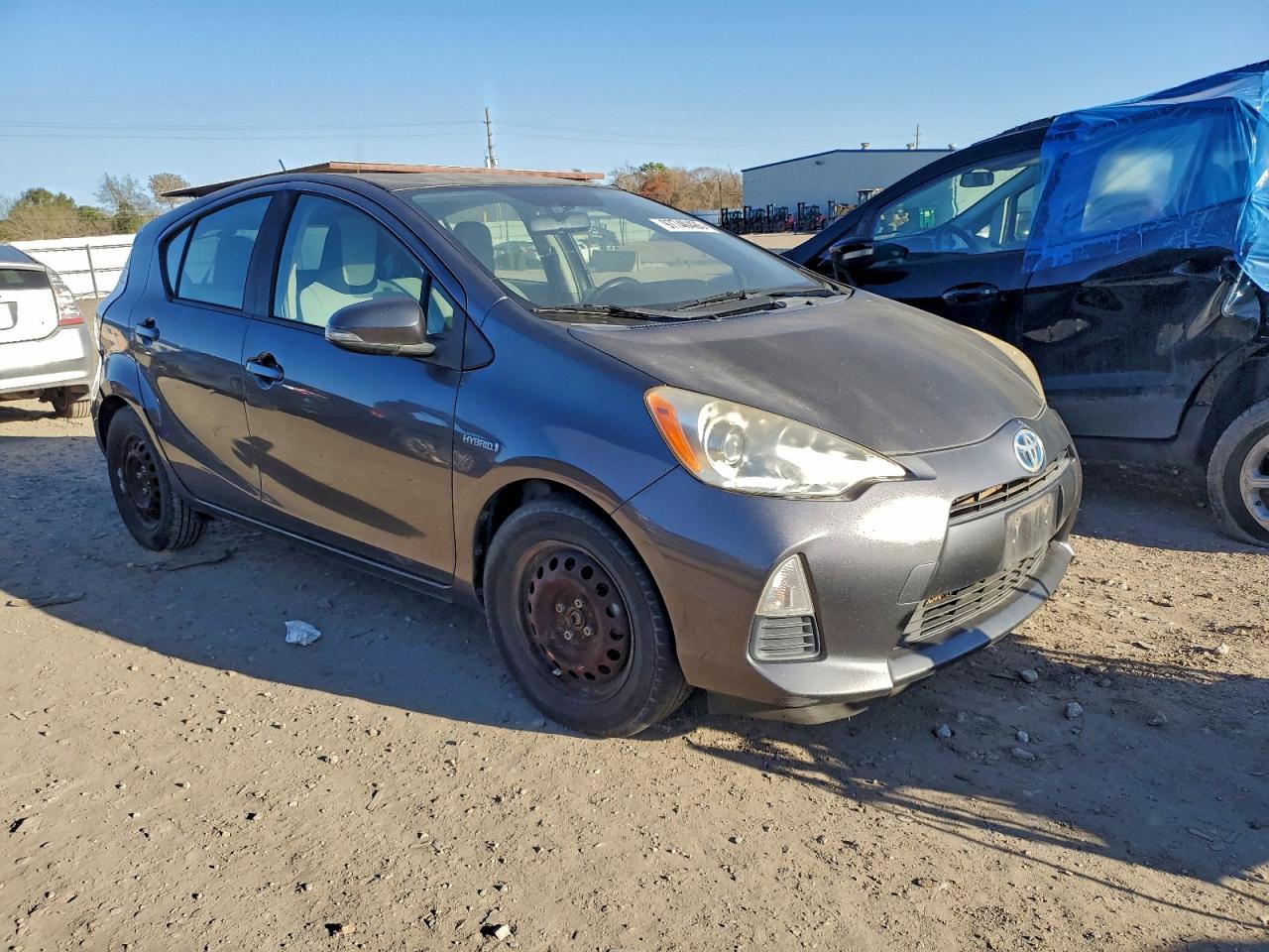 2013 TOYOTA PRIUS C photo 4