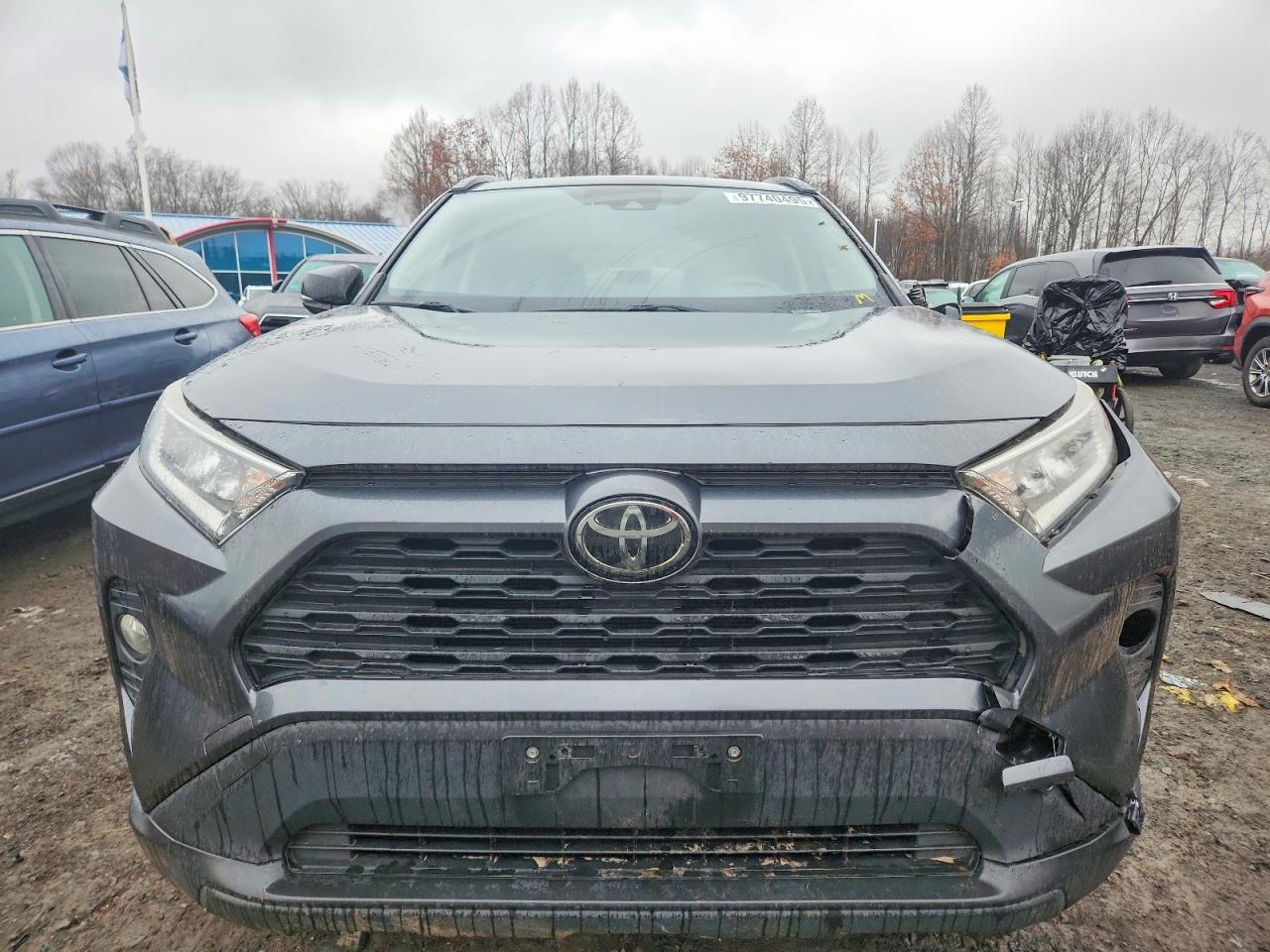 2019 TOYOTA RAV4 XLE photo 5