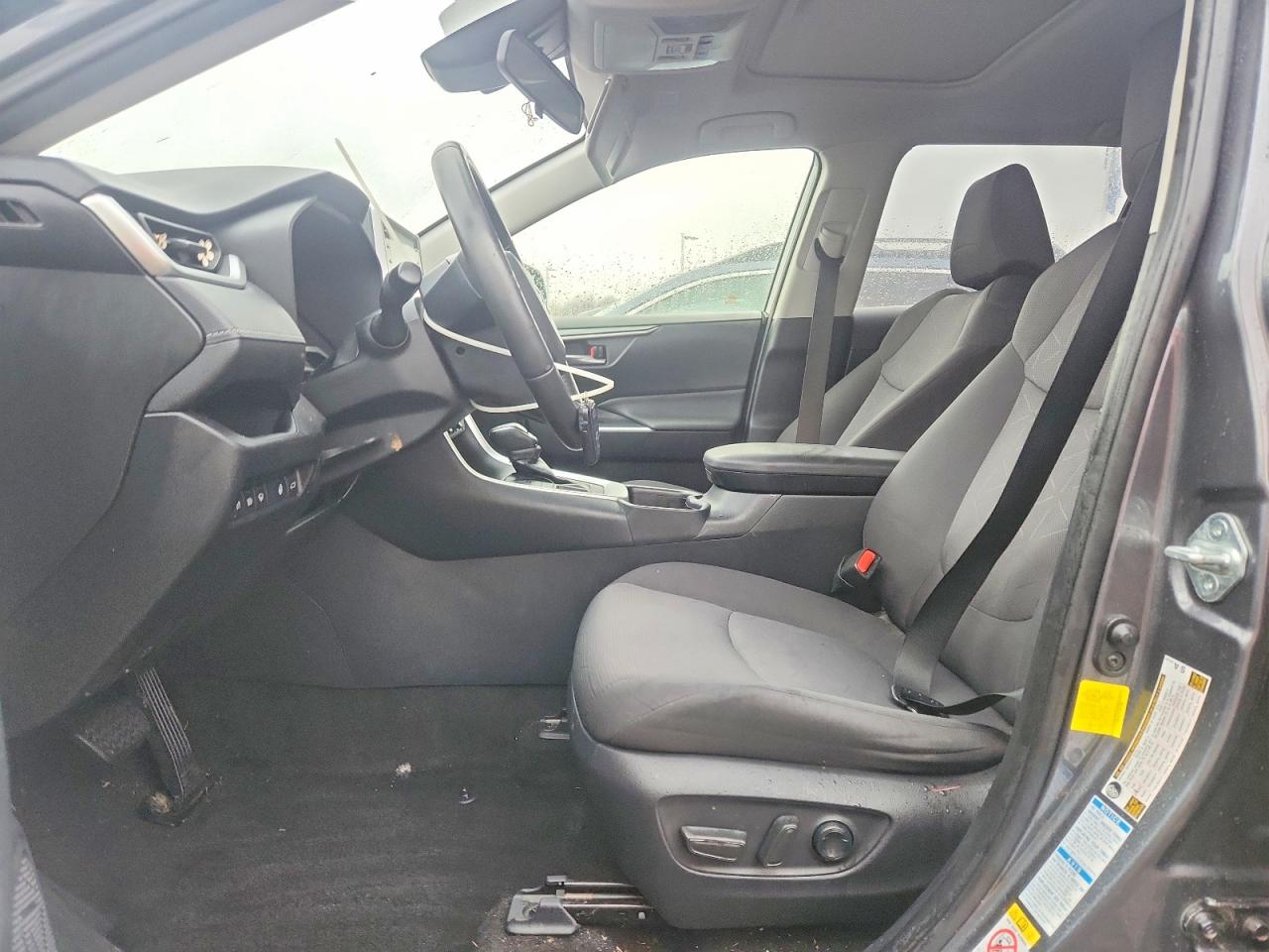 2019 TOYOTA RAV4 XLE photo 7