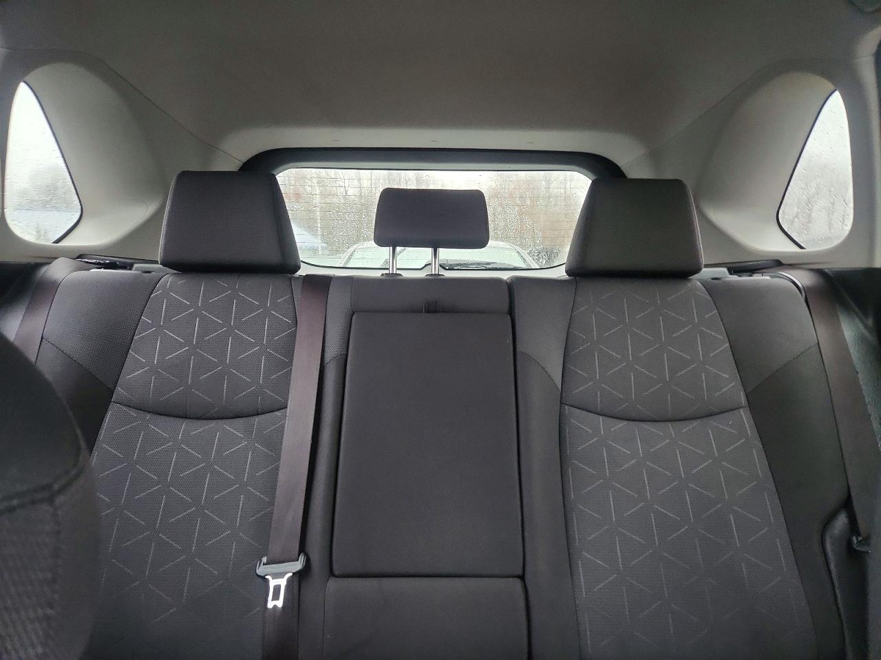 2019 TOYOTA RAV4 XLE photo 10