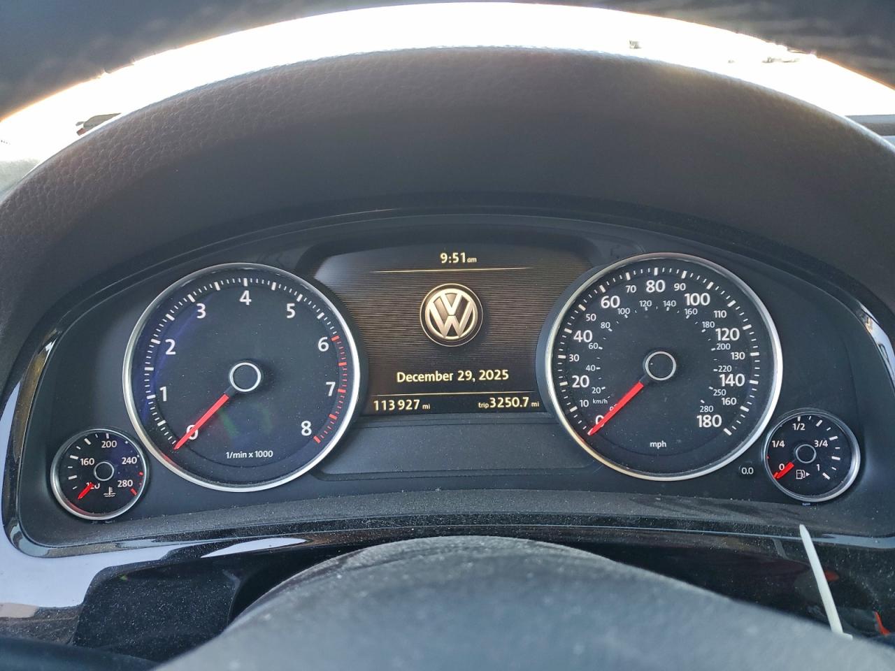 2016 VOLKSWAGEN TOUAREG SPORT photo 9