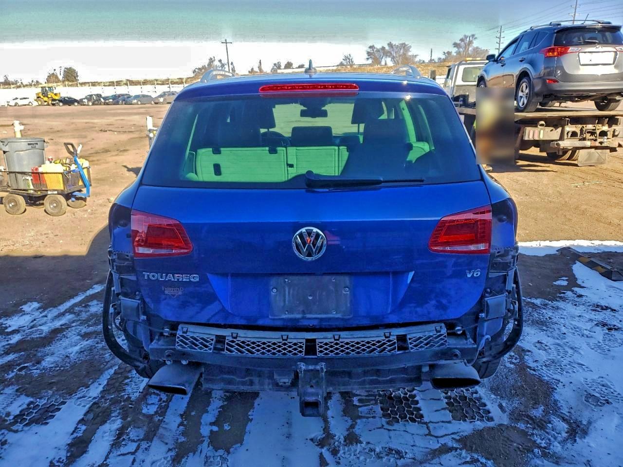 2016 VOLKSWAGEN TOUAREG SPORT photo 6