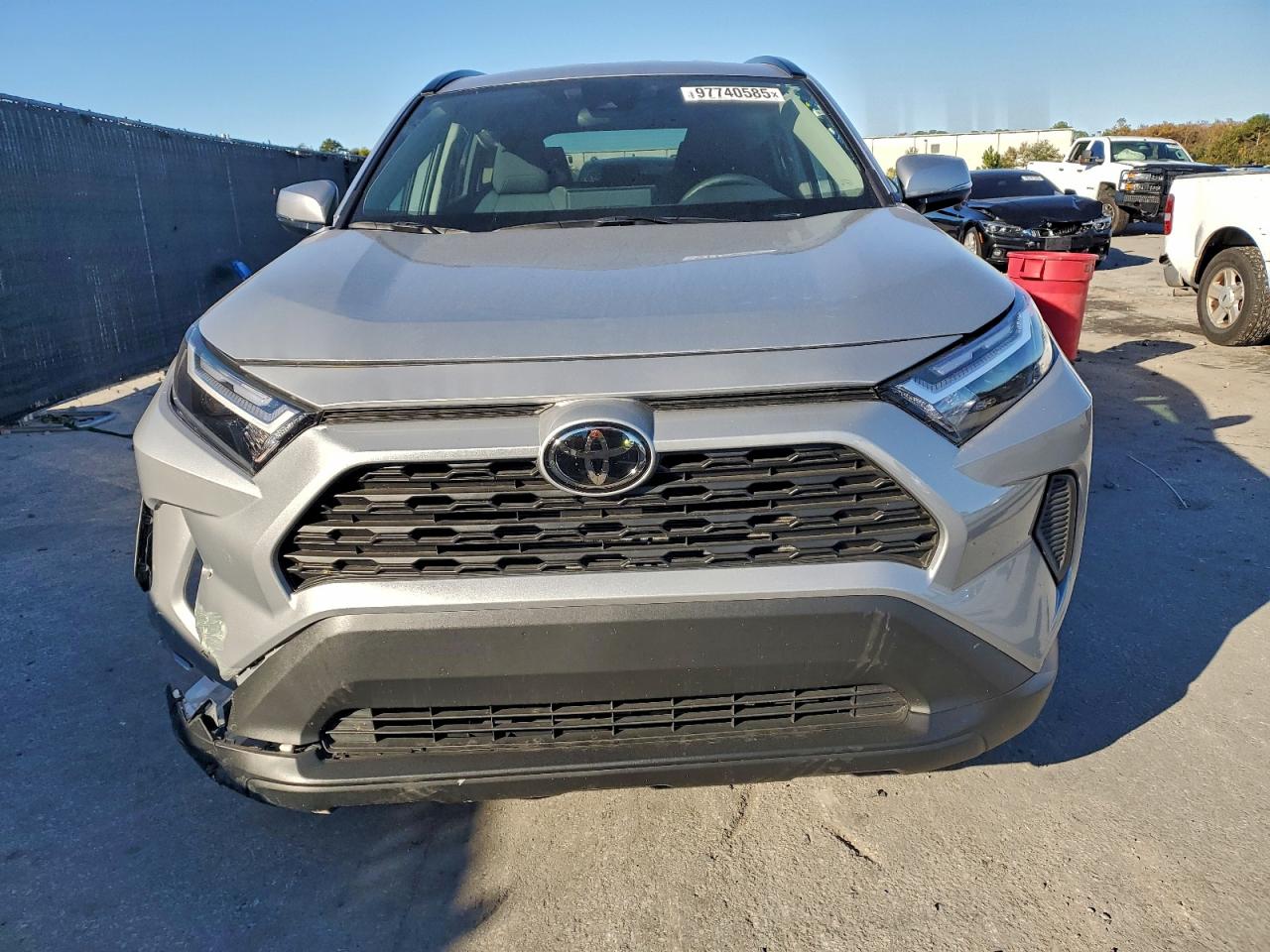 2025 TOYOTA RAV4 XLE photo 5
