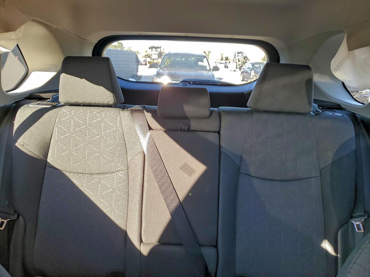 2025 TOYOTA RAV4 XLE photo 10
