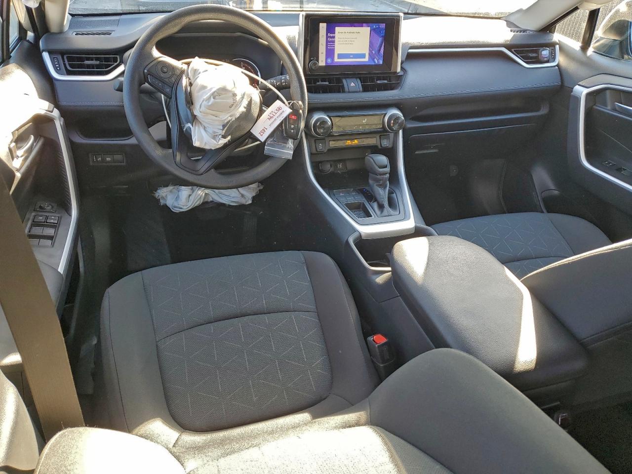 2025 TOYOTA RAV4 XLE photo 8