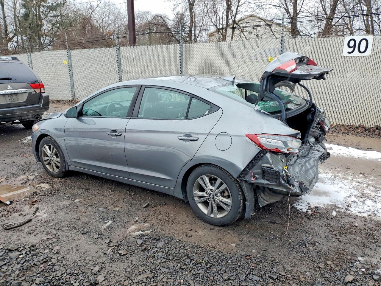 2018 HYUNDAI ELANTRA SEL photo 2