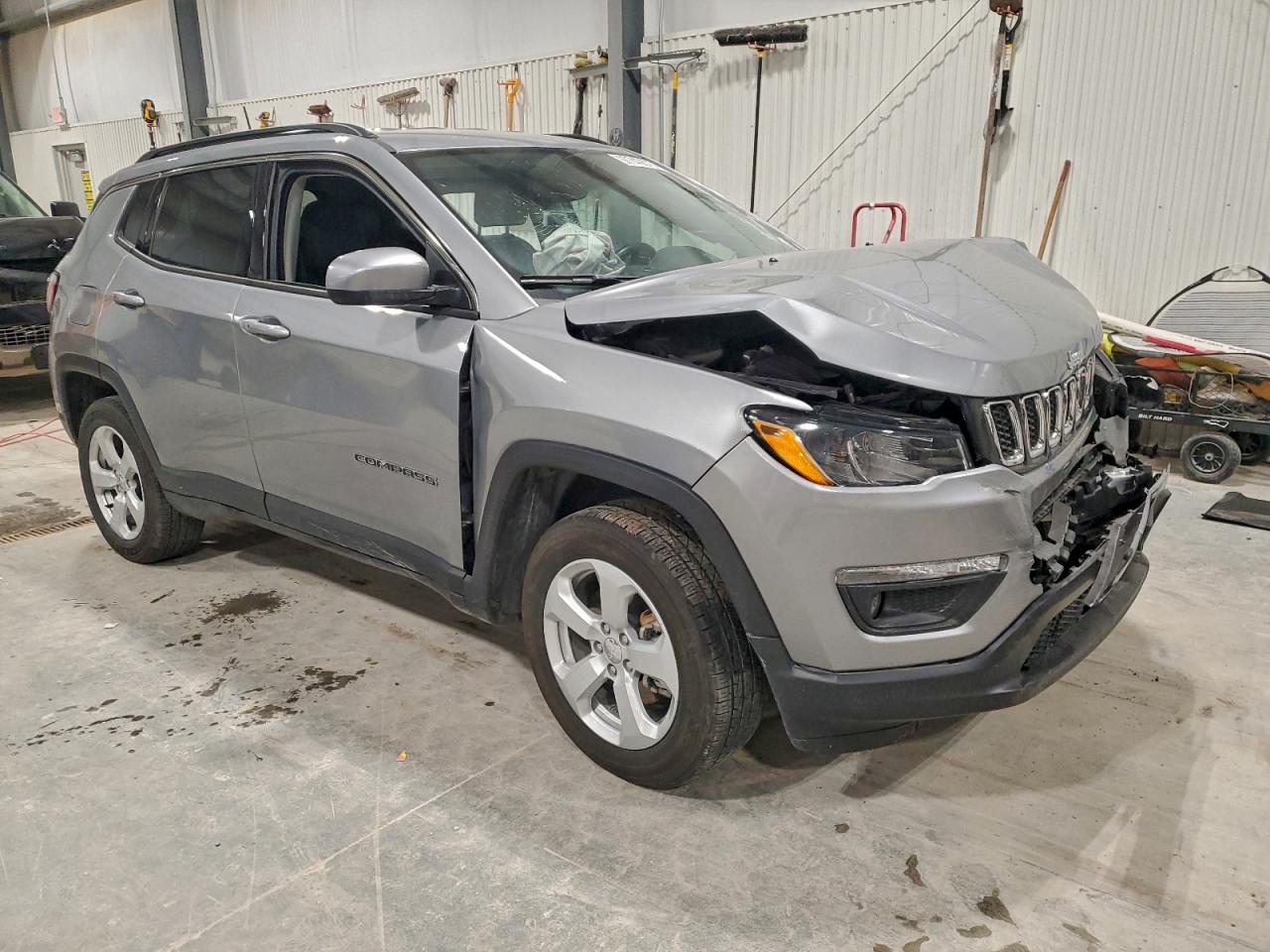 2021 JEEP COMPASS LATITUDE photo 4