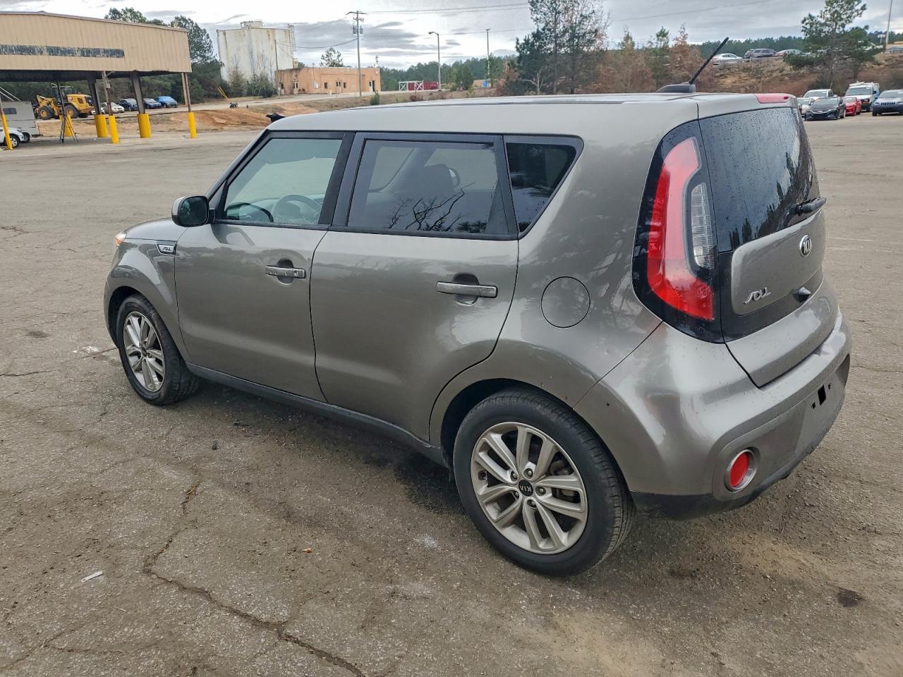 2018 KIA SOUL + photo 2