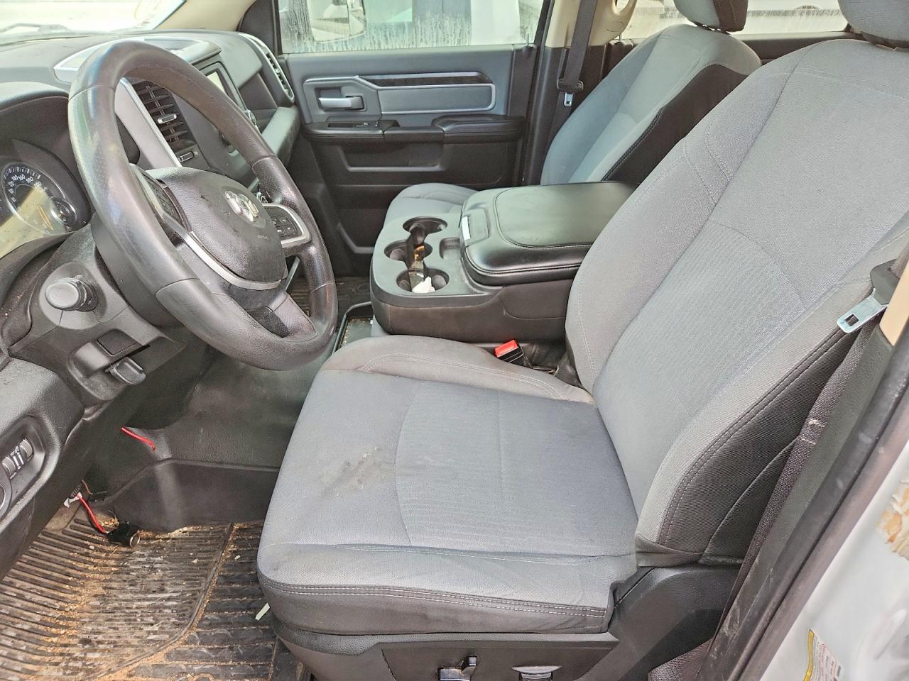 2019 RAM 3500 BIG HORN photo 19