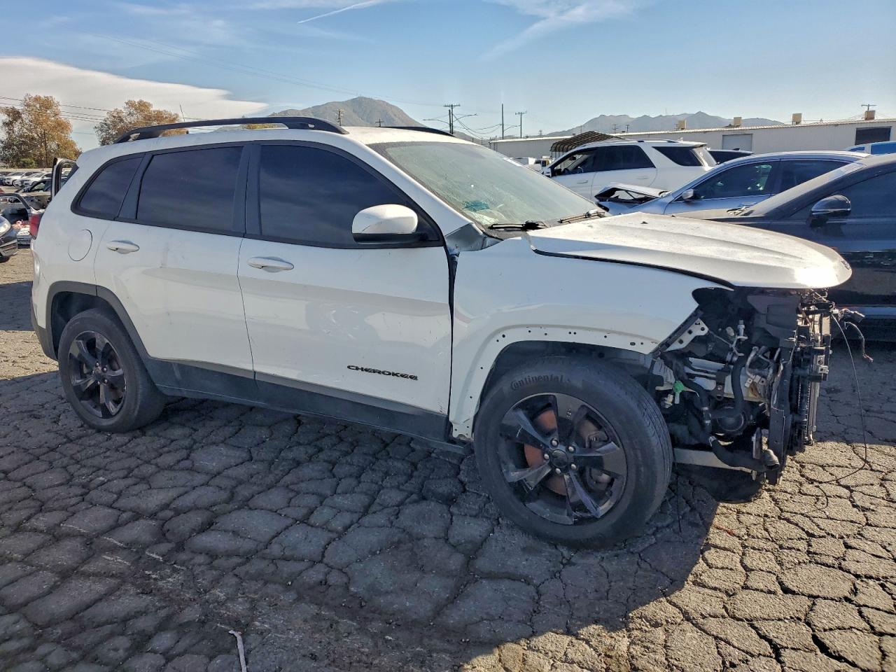 2016 JEEP CHEROKEE LATITUDE photo 4